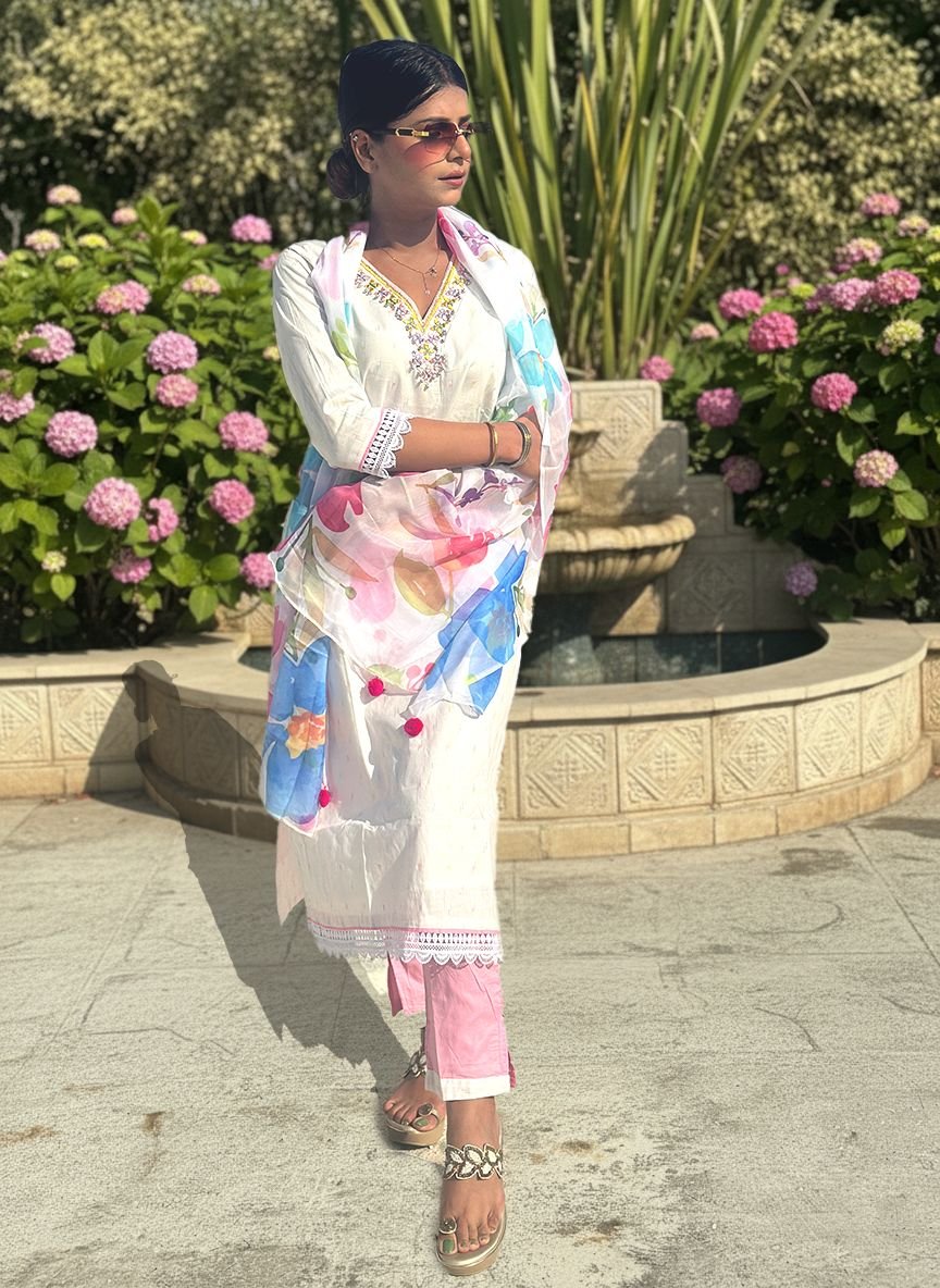 White muslin cotton suit